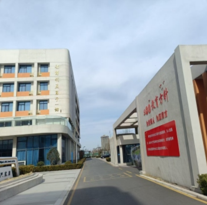 郑州市明新中学航空港校区